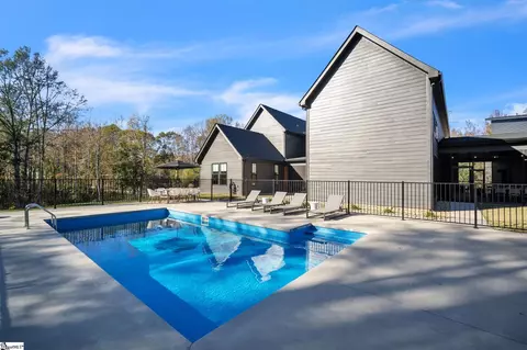 Exterior - 141 Beechwood Dr, Greer, SC 29651 photo 6 of 7