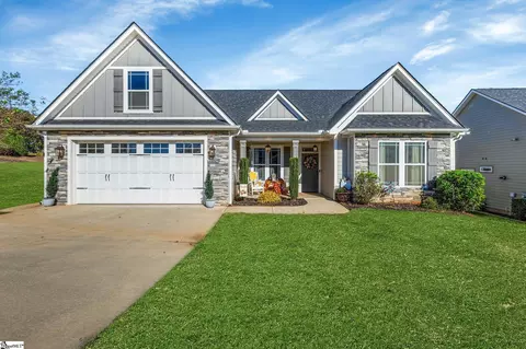 101 Southern Oaks Dr, Inman, SC 29349