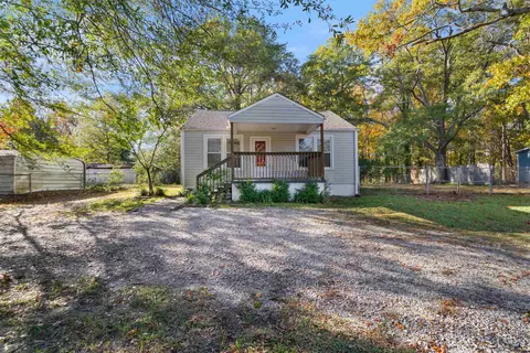 105 Williams St, Taylors, SC 29687
