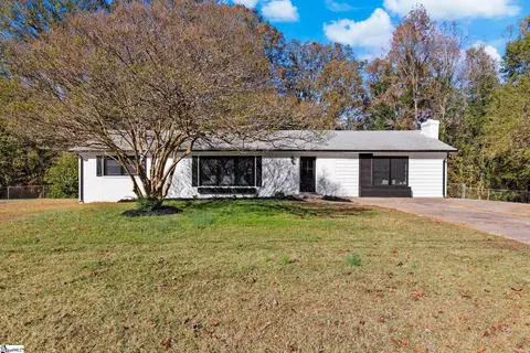 106 Carter Heights Dr, Gaffney, SC 29340