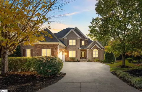 27 London Ct, Greer, SC 29650