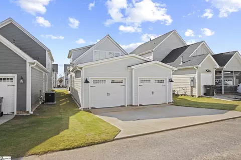 Exterior - 103 Townsend Ave, Greer, SC 29651 photo 6 of 7