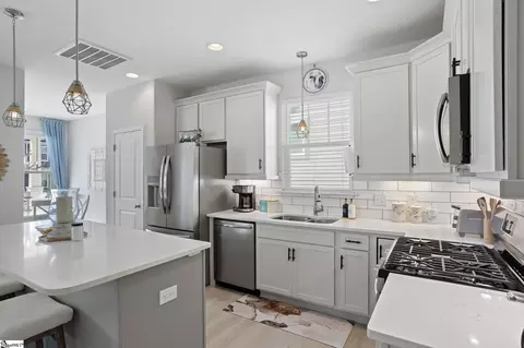 Kitchen - 103 Townsend Ave, Greer, SC 29651 photo 2 of 5