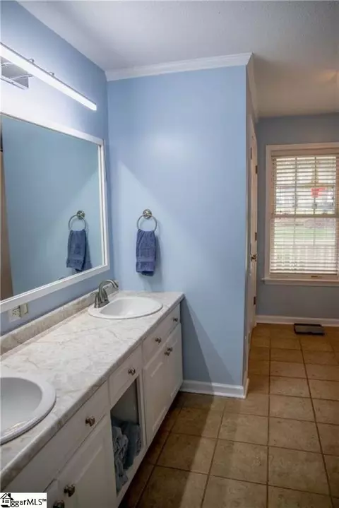 Bath - 498 Hendricks Rd, Easley, SC 29642 photo 3 of 4