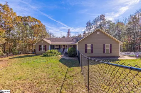 2295 Riddle Rd, Pauline, SC 29374