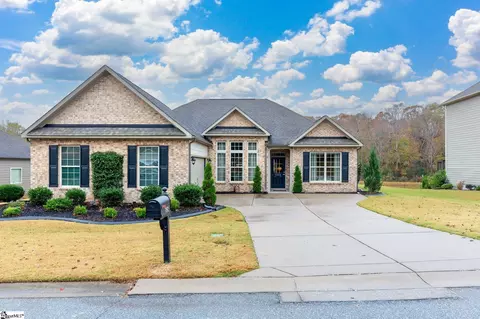 152 Carolina Oaks Dr, Fountain Inn, SC 29644
