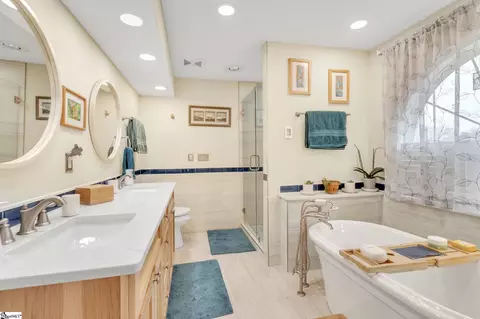 Bath - 104 Pine Ridge Dr, Easley, SC 29642 photo 3 of 4