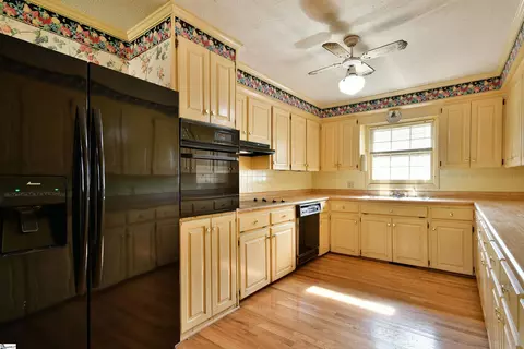 Kitchen - 106 Baker Ct, Easley, SC 29640 photo 3 of 4
