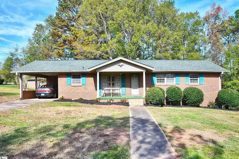 106 Baker Ct, Easley, SC 29640