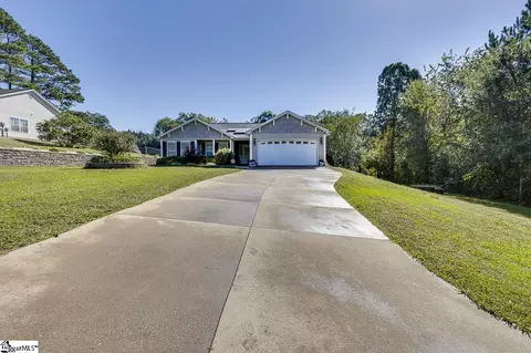 140 Colonial Dr, Greer, SC 29651 photo 8