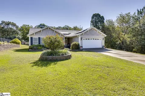 140 Colonial Dr, Greer, SC 29651 photo 3