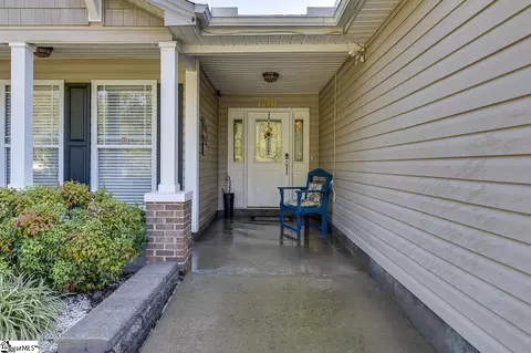 140 Colonial Dr, Greer, SC 29651 photo 5