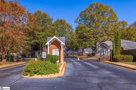 201 Heritage Club Dr, Greenville, SC 29615