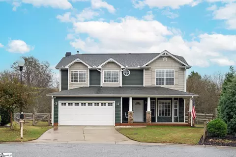 272 Finley Hill Ct, Simpsonville, SC 29681