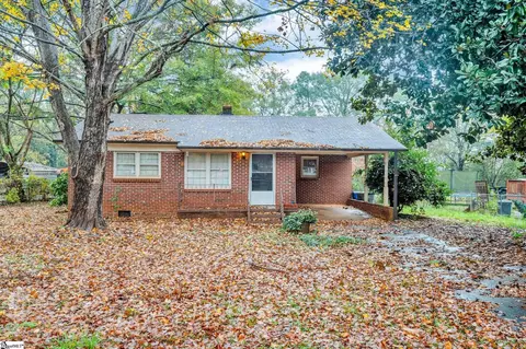 6 Tawba Ln, Greenville, SC 29617