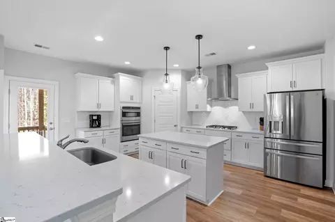 218 Avendell Dr, Easley, SC 29642 photo 7