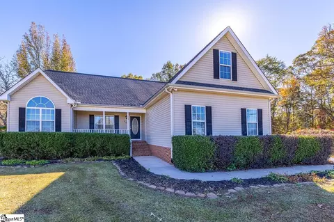 107 Grove Forest Ct, Pelzer, SC 29669