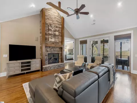Living - 25 Angleblade Rd, Landrum, SC 29356 photo 1 of 4