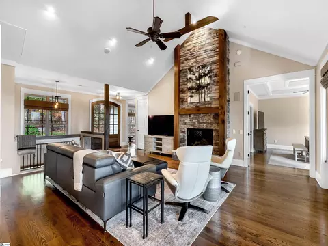 Living - 25 Angleblade Rd, Landrum, SC 29356 photo 2 of 4