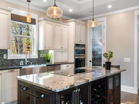 Kitchen - 25 Angleblade Rd, Landrum, SC 29356 photo 2 of 4