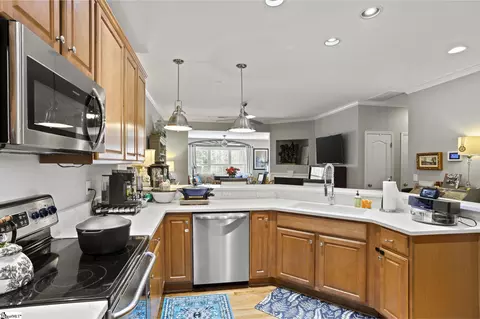 Kitchen - 60 Reddington Dr, Greer, SC 29650 photo 3 of 4