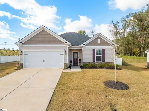 529 Clairbrook Ct, Greer, SC 29651