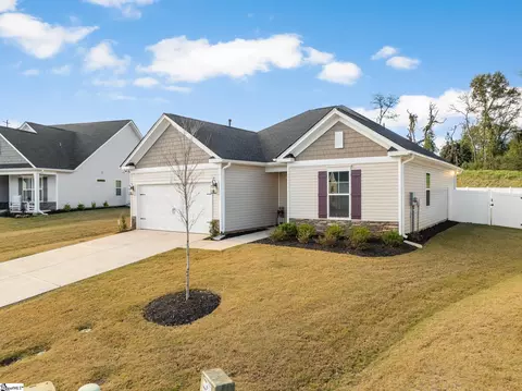 529 Clairbrook Ct, Greer, SC 29651 photo 2