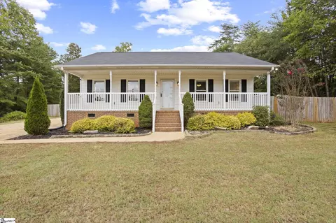 206 N Hodgens Cir, Travelers Rest, SC 29690