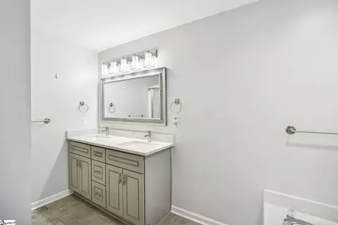 Bath - 12 Seaside Ln, Greer, SC 29650 photo 1 of 4