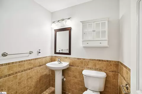 Bath - 12 Seaside Ln, Greer, SC 29650 photo 3 of 4