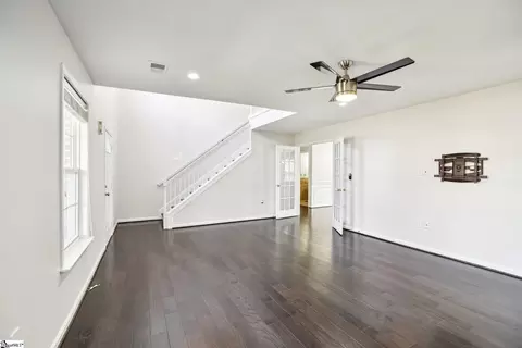 Living - 12 Seaside Ln, Greer, SC 29650 photo 2 of 3