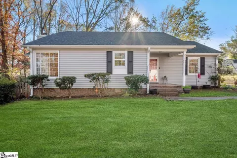 211 Saratoga Dr, Greer, SC 29650