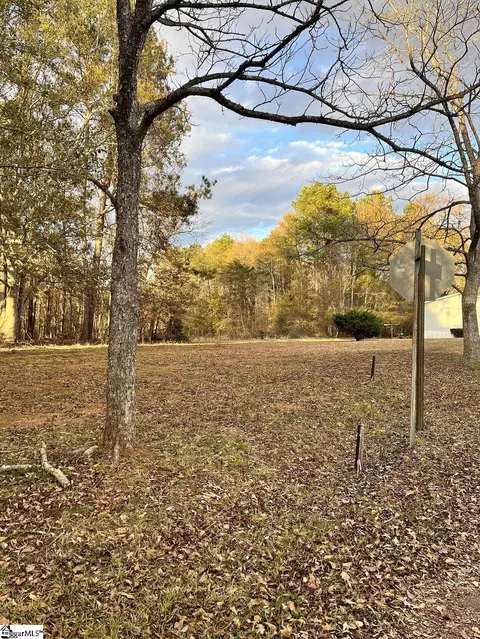 101 Foster Cir, Chesnee, SC 29323