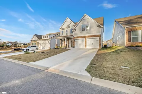 320 Addie Ct, Reidville, SC 29375