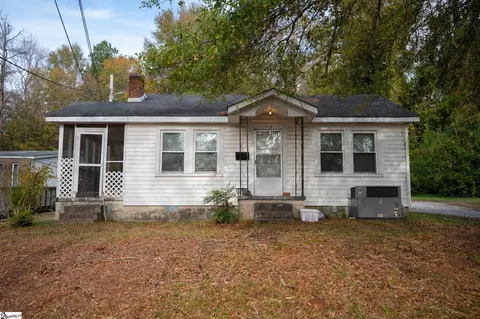 526 Church St, Laurens, SC 29360