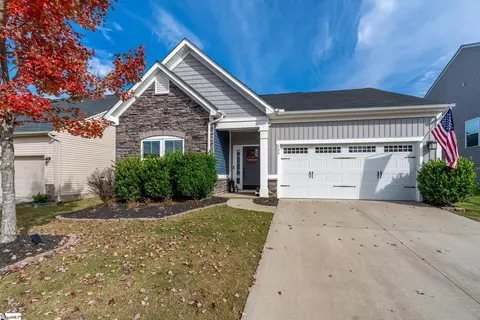 526 Bucklebury Rd, Greer, SC 29651