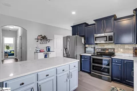 Kitchen - 212 Willowgreen Way, Greer, SC 29651 photo 3 of 3