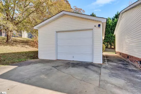 108 Crest Ln, Easley, SC 29640 photo 21