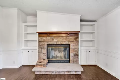 108 Crest Ln, Easley, SC 29640 photo 4
