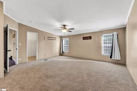 108 Crest Ln, Easley, SC 29640 photo 9