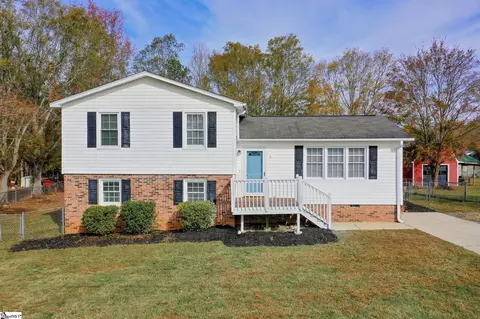 Exterior - 5 Latimer St, Honea Path, SC 29654 photo 5 of 7