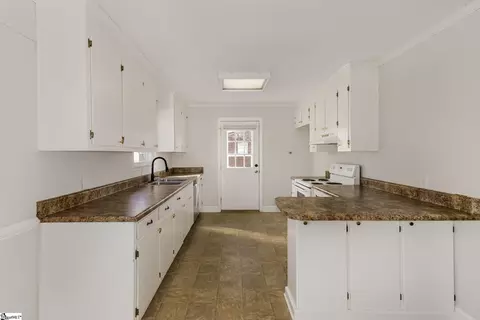 Kitchen - 5 Latimer St, Honea Path, SC 29654 photo 3 of 5