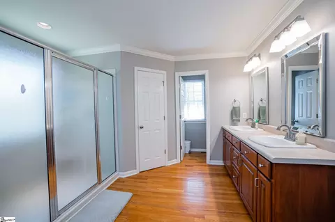 Bath - 108 E Commodore Dr, Cross Hill, SC 29332 photo 1 of 5