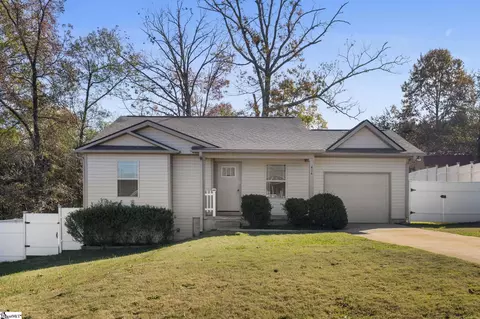 414 Mount Hood Dr, Inman, SC 29349