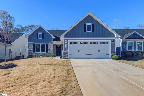 225 Southwell St, Woodruff, SC 29388