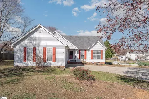 13 Idle Ln, Fountain Inn, SC 29644