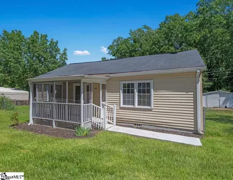 102 Kimberly Dr, Spartanburg, SC 29306