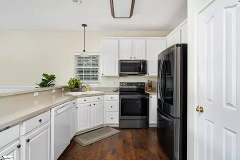 2 Stockbridge Dr, Greer, SC 29650 photo 9