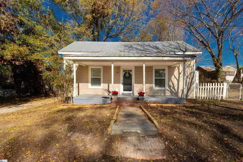 102 Oakland St, Clover, SC 29710