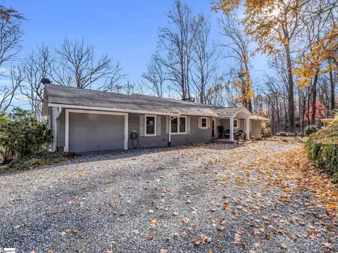 305 Meadowlark Dr, Tryon, NC 28782